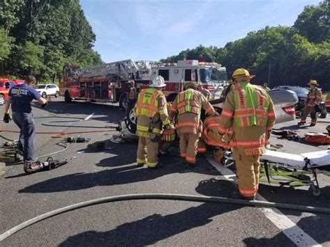 Photos Overturned Vehicle Crash Jams Rush Hour Beltway Traffic Wtop News