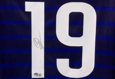 Karim Benzema Signed France National Team Jersey Beckett Pristine