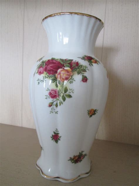 Old Country Roses Vase Royal Albert Fine China Large