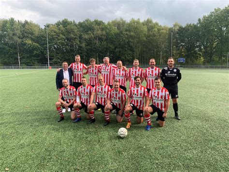 Sparta Bc Elftal Speelt En Wint Eerste Wedstrijd Van Het Seizoen In