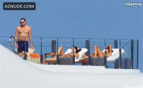 Vittoria Ceretti Sexy Seen With Leonardo Dicaprio Showing Off Her Hot Bikini Body At A Beach