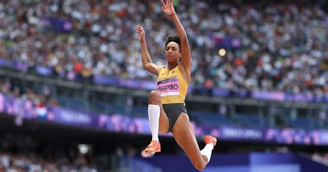 Paris Us Star Tara Davis Woodhall Holt Dominant Weitsprung Gold