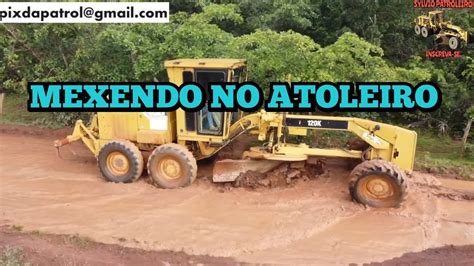 Mexendo No Atoleiro Motoniveladora Caterpillar K Grader Niveleuse