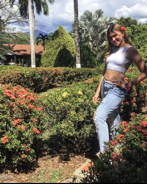 Am I Too Hot To Handle R SFWAmIHot