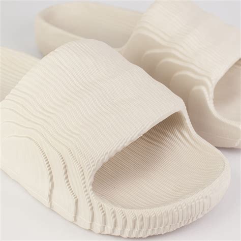 шлёпки Adidas Adilette 22 Slide Wmns Light Grey купить за 1495 руб. в ...