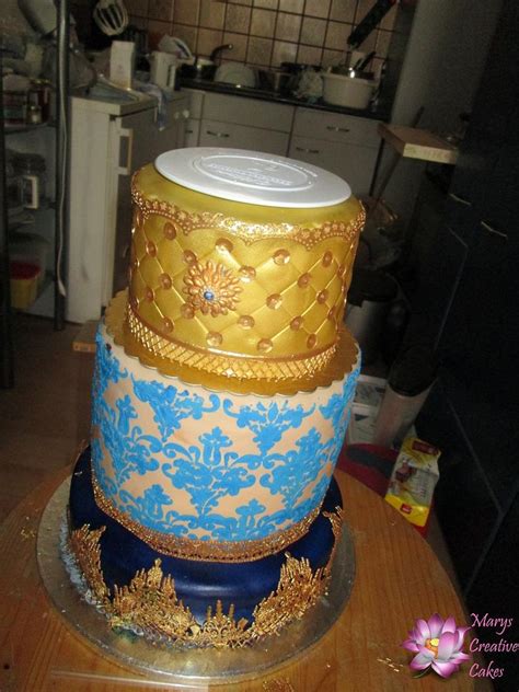 Royal Blue Gold wedding cake - Cake by Mary Yogeswaran - CakesDecor