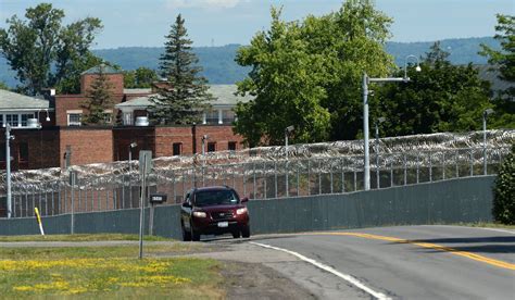 Inmate Injures 2 Officers At Central New York Prison