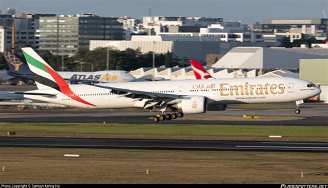 A6 EQG Emirates Boeing 777 31HER Photo By Tzeman Kenny Ho ID 1461996