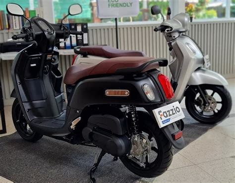 Mẫu xe tay ga cực hot về Việt Nam Bình xăng lít giá triệu đấu Honda Vision