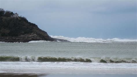 La Semana Arranca Con Olas De Siete Metros Viento Y Lluvia En El Norte