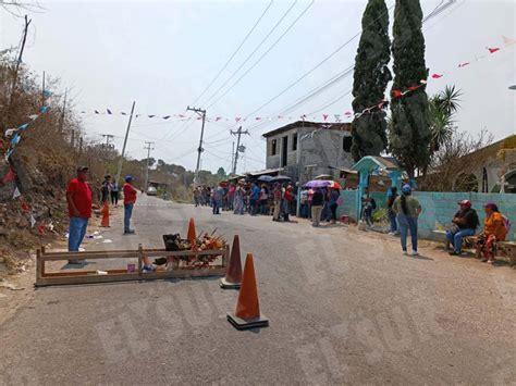 Bloquean vecinos de Chilpancingo la vía a Amojileca por el desabasto de