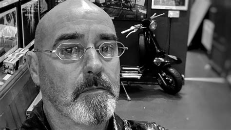 Oasis Guitarist Bonehead Diagnosed With Cancer