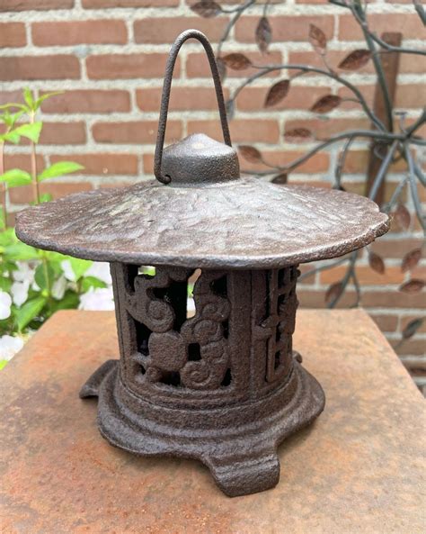 Vintage Japanese Style Cast Iron Pagode Garden Lantern 1970s For Sale