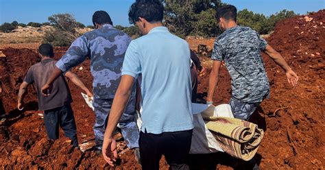 Hundreds Of Libya Flood Victims Buried In Mass Graves The New York Times