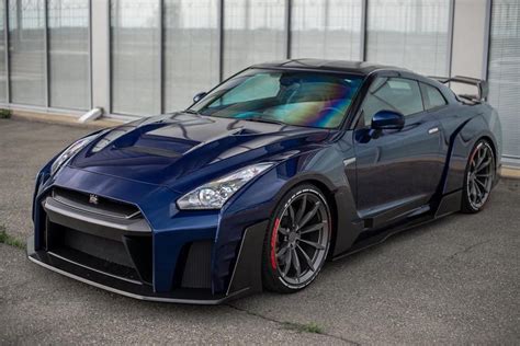 Nissan GT-R Gets Beautiful Carbon-Fiber Bodykit | CarBuzz | Nissan gtr ...