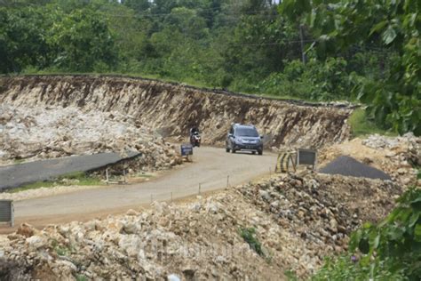 Pembangunan Proyek Jalur Jalan Lintas Selatan Gunung Kidul Foto 1