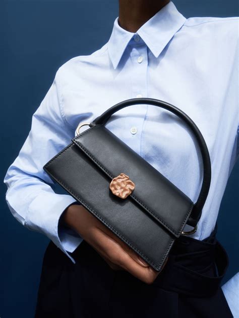 Women's Online Bags Sale | Shop Exclusive Styles | CHARLES & KEITH DE