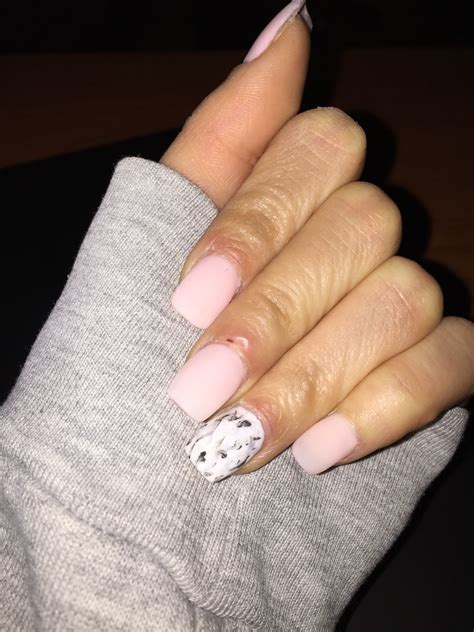 Soft Pink Matte Nails With Marbel Nail Art Pretty Nails Nails Nail