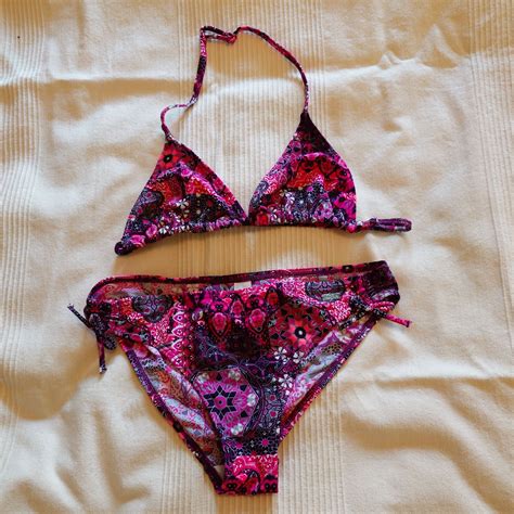 Se produkter som liknar Svart rosa bikini Buffalo på Tradera 675224639