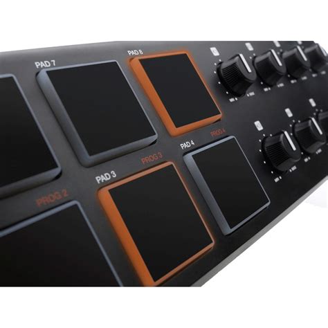 Akai LPD8 Portable Production Pad - Nearly New | Gear4music