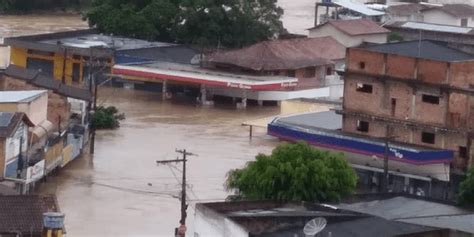 Fortes Chuvas Deixam Bairros Inundados E Cerca De Mil Pessoas