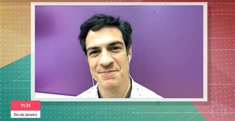 Mateus Solano fala sobre repercussão do primeiro beijo gay em novela da TV Globo Lembro de