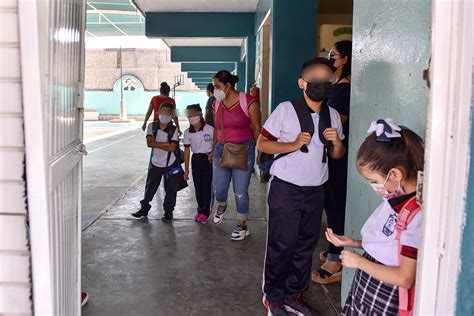 Alumnos De Coahuila Regresan A Las Aulas Con El De Clases