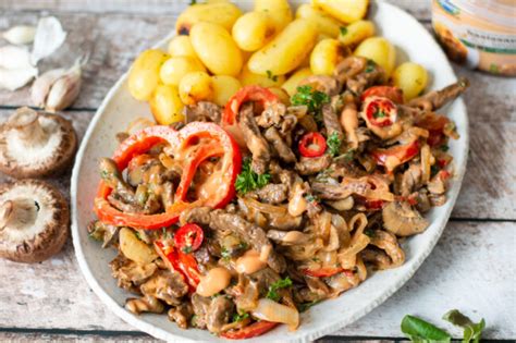 Beef Stroganoff Met Champignons En Krieltjes Recept Betty S Kitchen