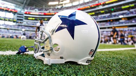 Dallas Cowboys Reveal Throwback Helmet