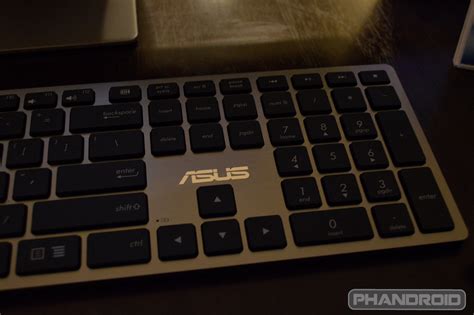 Hands On ASUS Transformer AiO All In One PC Tablet Running Windows 8