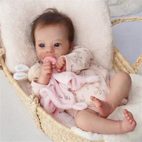 amazoncom gycv lifelike reborn baby dolls cheap   realistic
