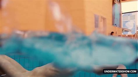 Swimming Pool Lesbian Search XNXX