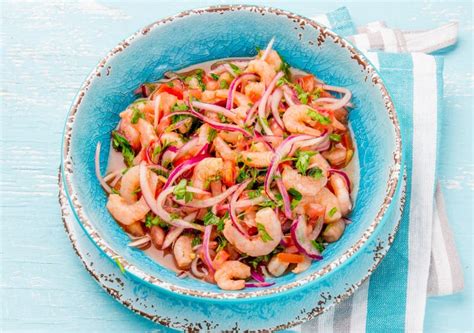 Sebiche Ecuadoriano Del Ceviche Dei Gamberetti Con I Pomodori in ...