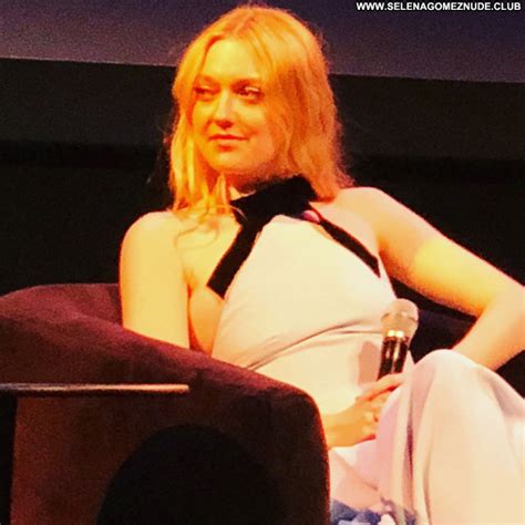 Dakota Fanning No Source Celebrity Posing Hot Babe Sexy Beautiful