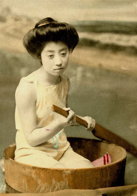 37 Rare Color Photos Of Young Japanese Girls Posing In Bathing Suits From The Early 20th Century