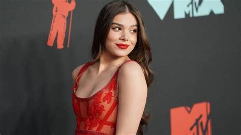 Hailee Steinfeld Net Worth Age Height More Details