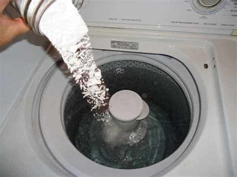 How to clean a smelly washing machine