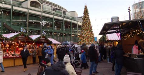 Wrigley Field Winterland to be closed due to weather - CBS Chicago