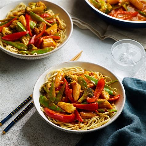 Easy Veggie Red Curry Noodles Good Food Middle East