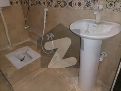 Perfect 1050 Square Feet Flat In Gulshan E Iqbal Block 7 For Sale