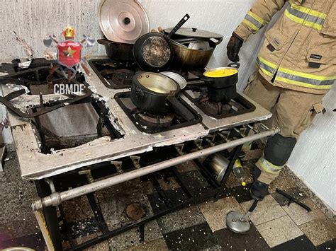 Panela de pressão explode em restaurante e mulher sofre queimaduras