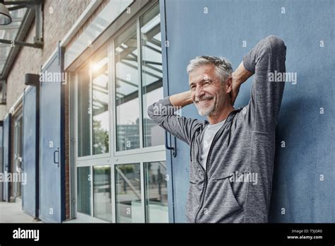 Man Mature Gym Hi Res Stock Photography And Images Alamy