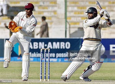 Mohammad Yousuf Cricketer Photos And Premium High Res Pictures