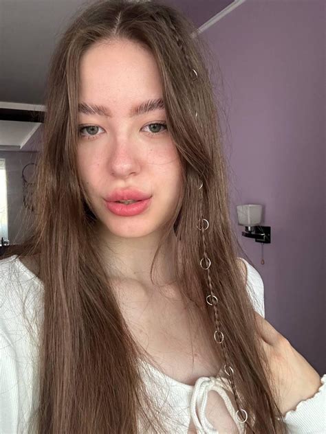 Am I Hot Even With This Cutiness F18 R Amihot