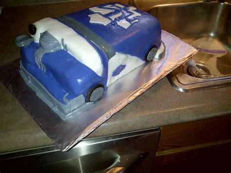 Toronto Maple Leaf Zamboni Cake | Cake, Food, Baked goods