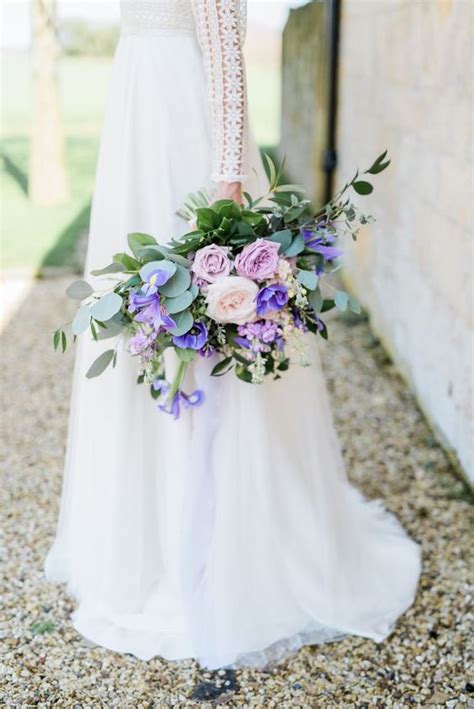 37 Amazing Ideas To Incorporate Irises Into Your Wedding Weddingomania