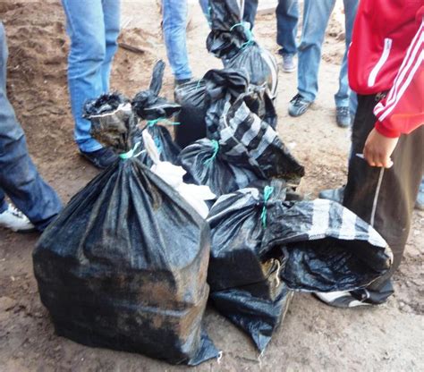 FOTOS hallan 152 kilos de droga enterrada en una casa rústica PERU