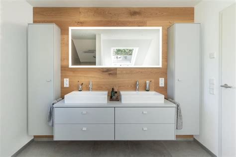 Natural Wood, Gray and White: How to Update a 90's Bathroom | ArchDaily