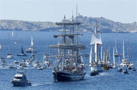 EN IMAGES JO 2024 larrivée du Belem et de la flamme olympique à