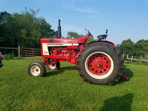 Ih 706 Wide Front End International Tractors Farmall Tractors